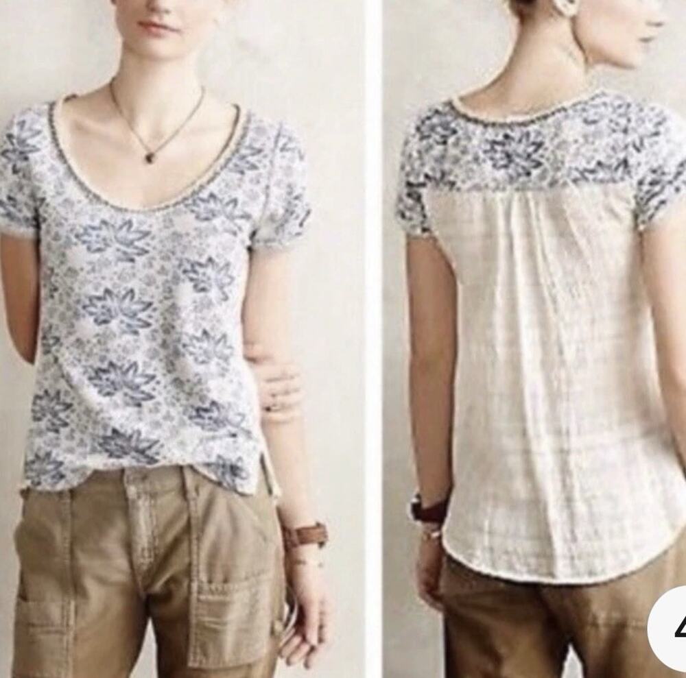 Anthropologie Akemi Kin Short Sleeve Shirt Size Large Light Blue Flower Cottage